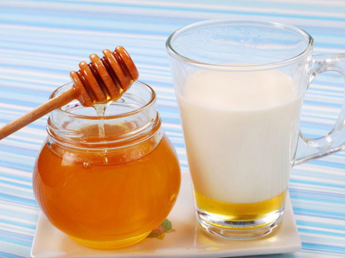 mặt nạ mật ong sữa tươi giúp chống lão hóa da